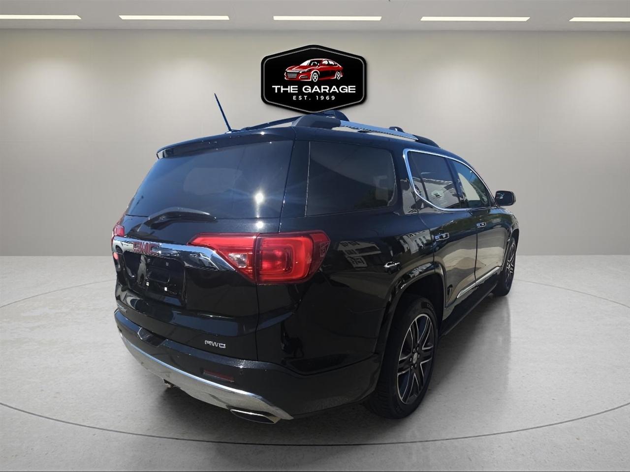 GMC Acadia AWD 4dr Denali 2017