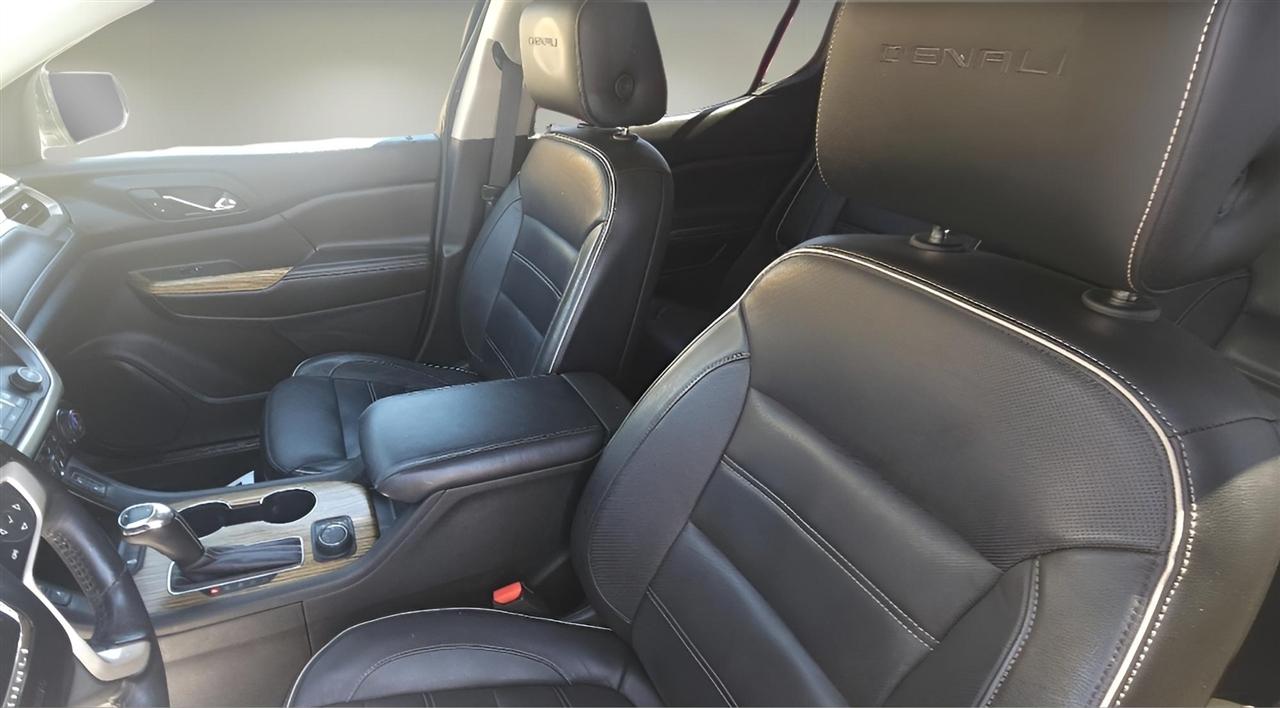 GMC Acadia AWD 4dr Denali 2017