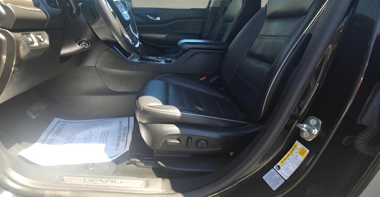 GMC Acadia AWD 4dr Denali 2017