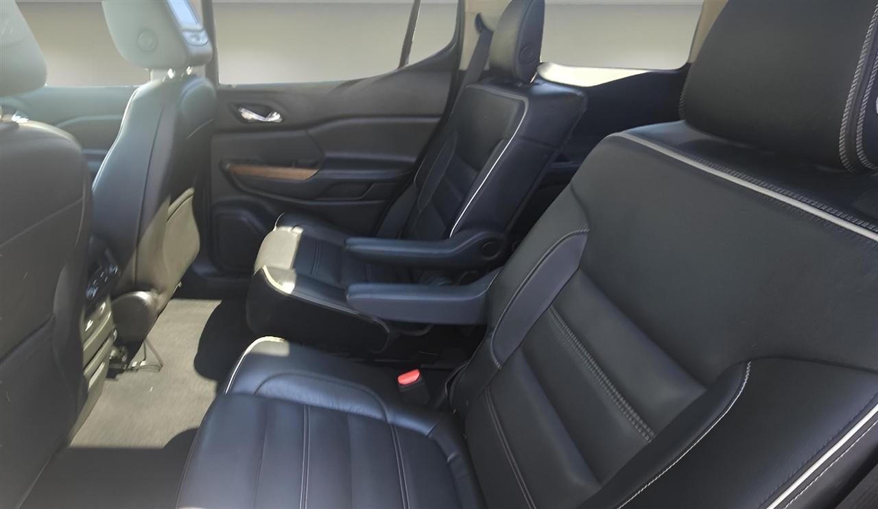 GMC Acadia AWD 4dr Denali 2017