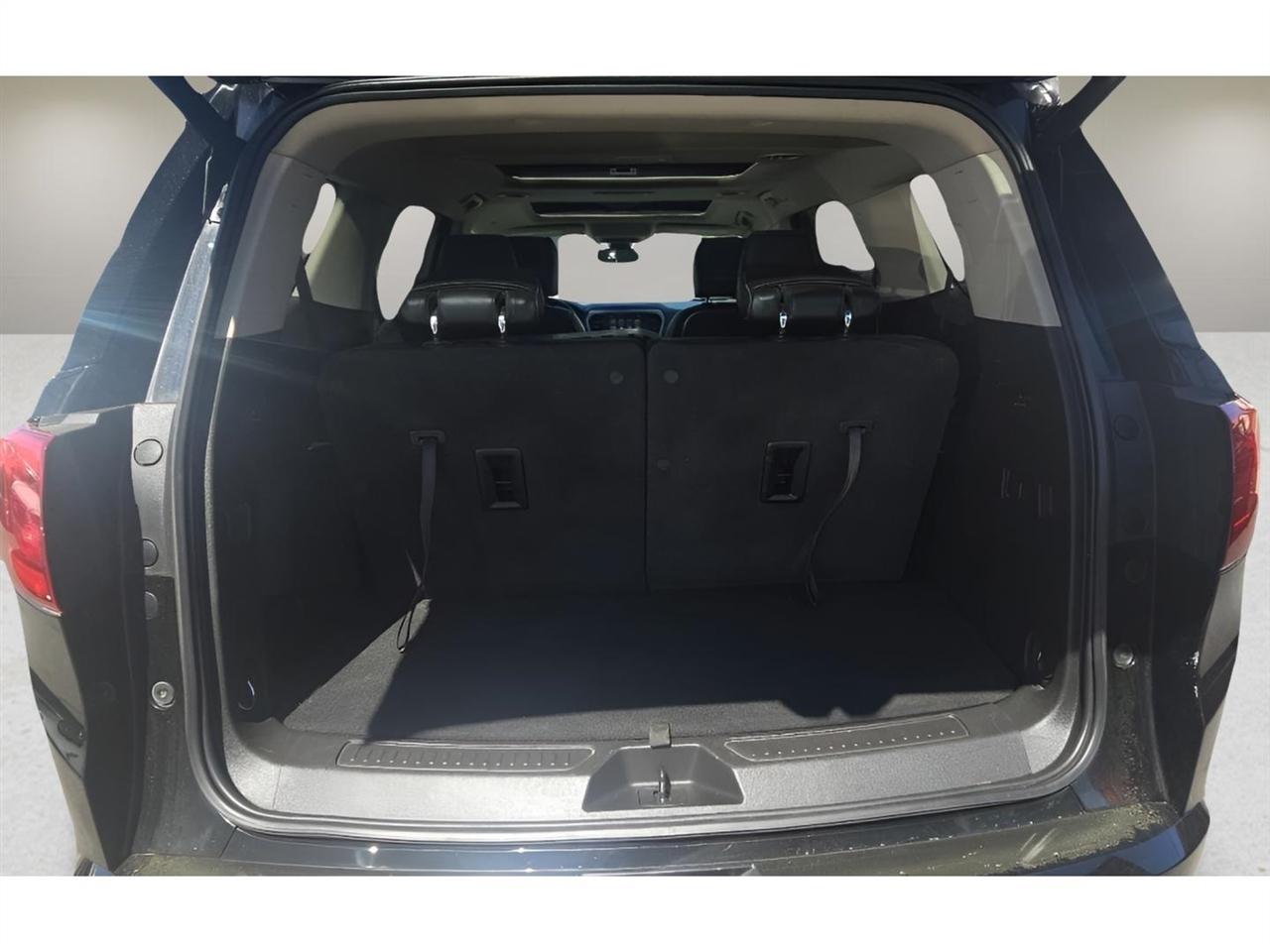 GMC Acadia AWD 4dr Denali 2017