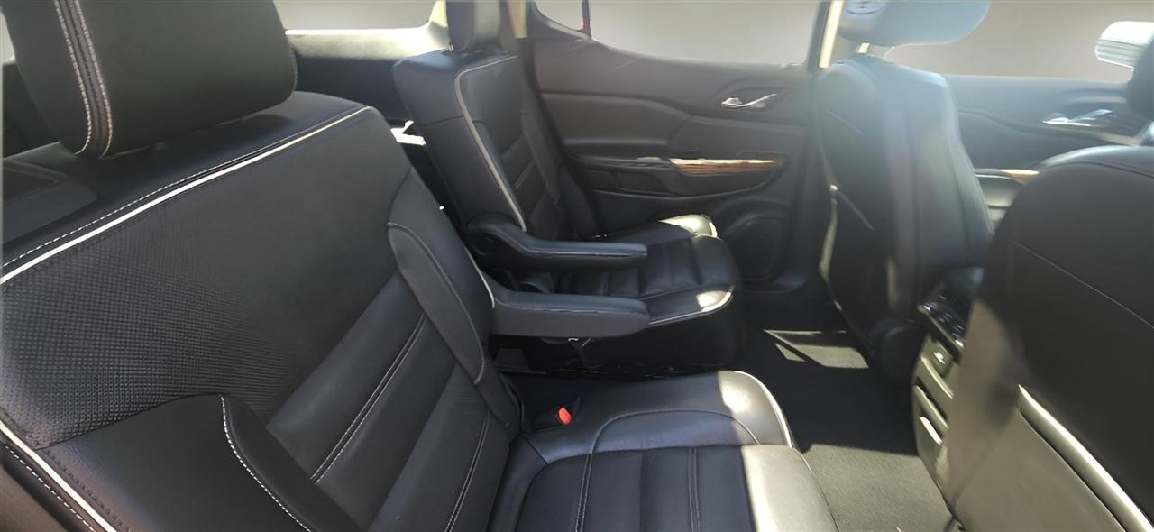 GMC Acadia AWD 4dr Denali 2017