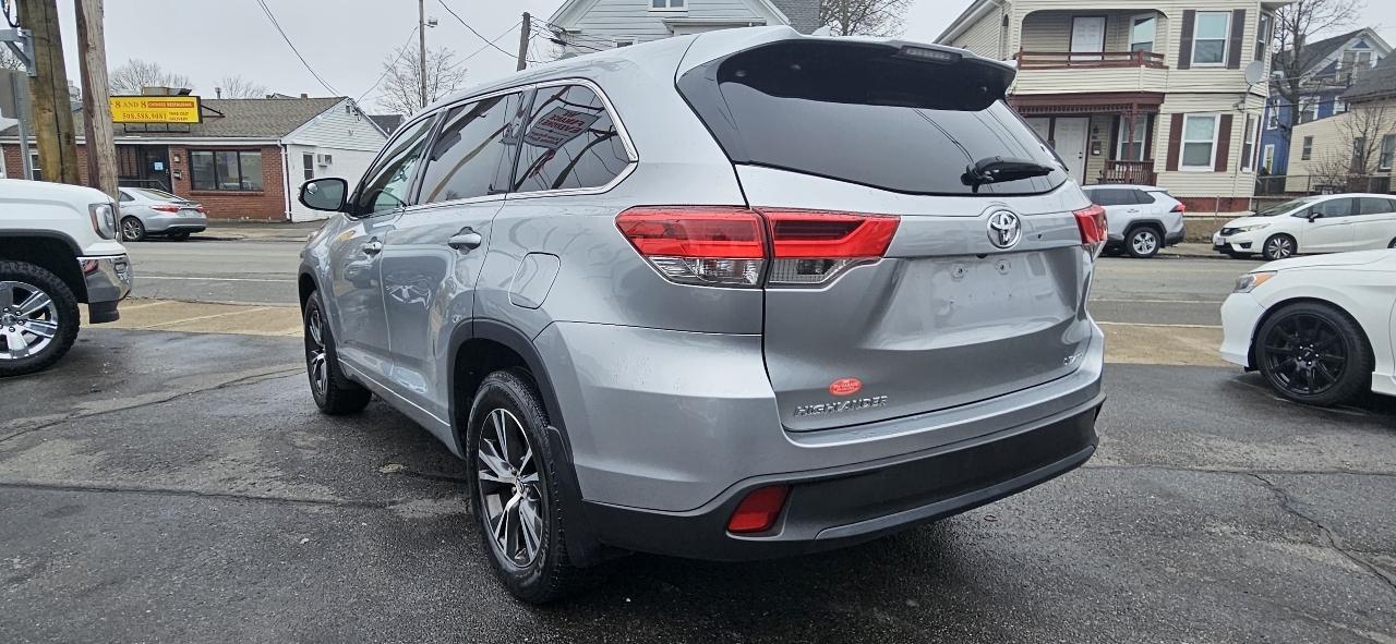 Toyota Highlander LE V6 AWD (Natl) 2018