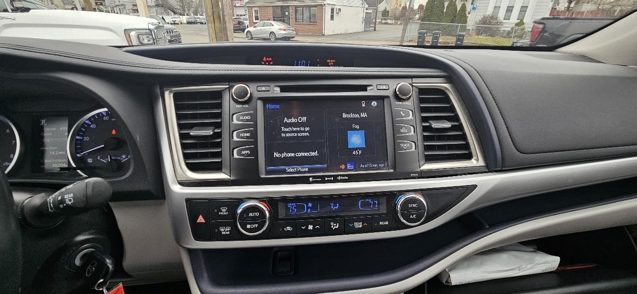 Toyota Highlander LE V6 AWD (Natl) 2018