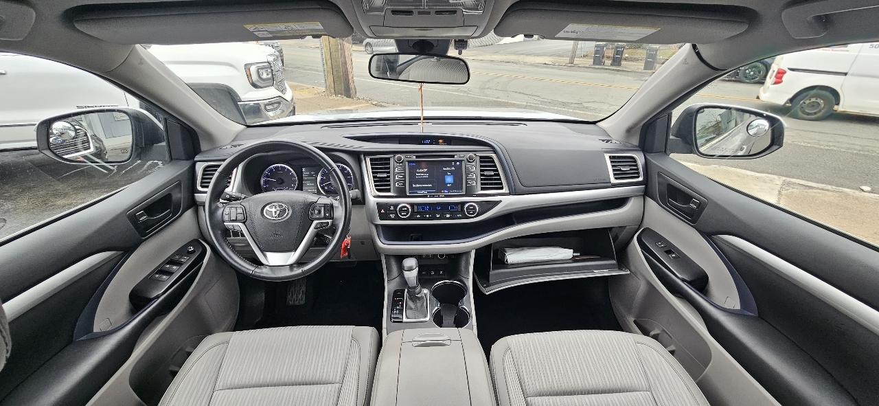 Toyota Highlander LE V6 AWD (Natl) 2018