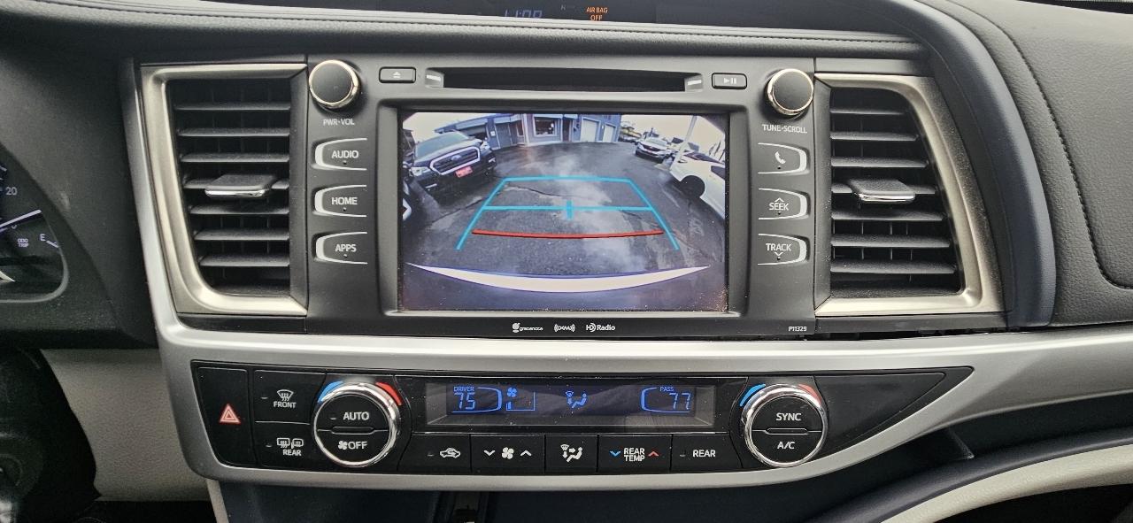 Toyota Highlander LE V6 AWD (Natl) 2018