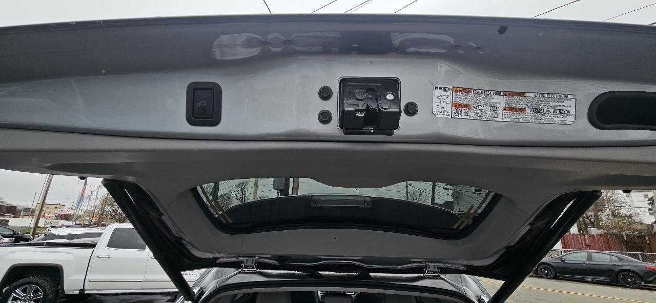 Toyota Highlander LE V6 AWD (Natl) 2018