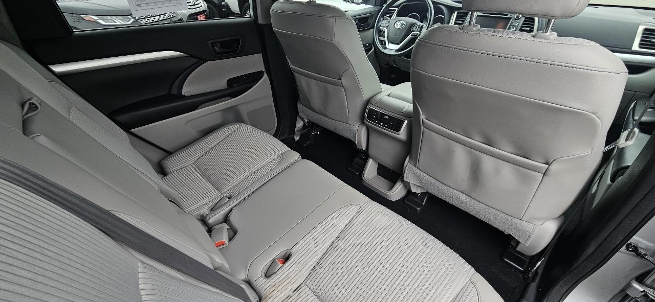 Toyota Highlander LE V6 AWD (Natl) 2018