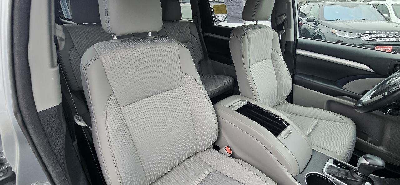 Toyota Highlander LE V6 AWD (Natl) 2018