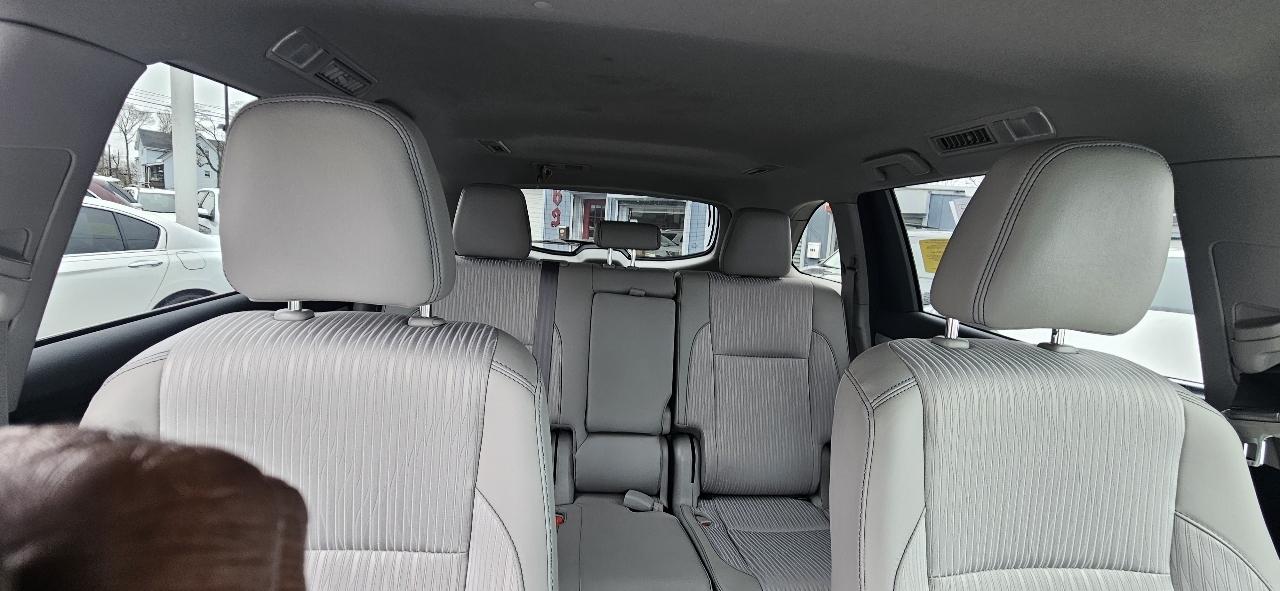 Toyota Highlander LE V6 AWD (Natl) 2018