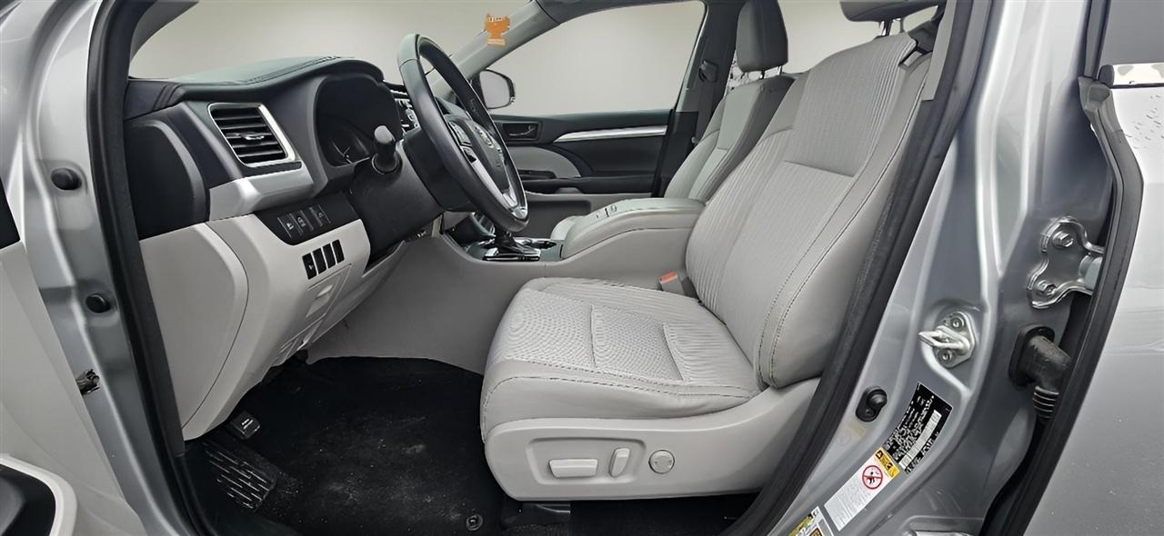 Toyota Highlander LE Plus V6 AWD (Natl) 2018