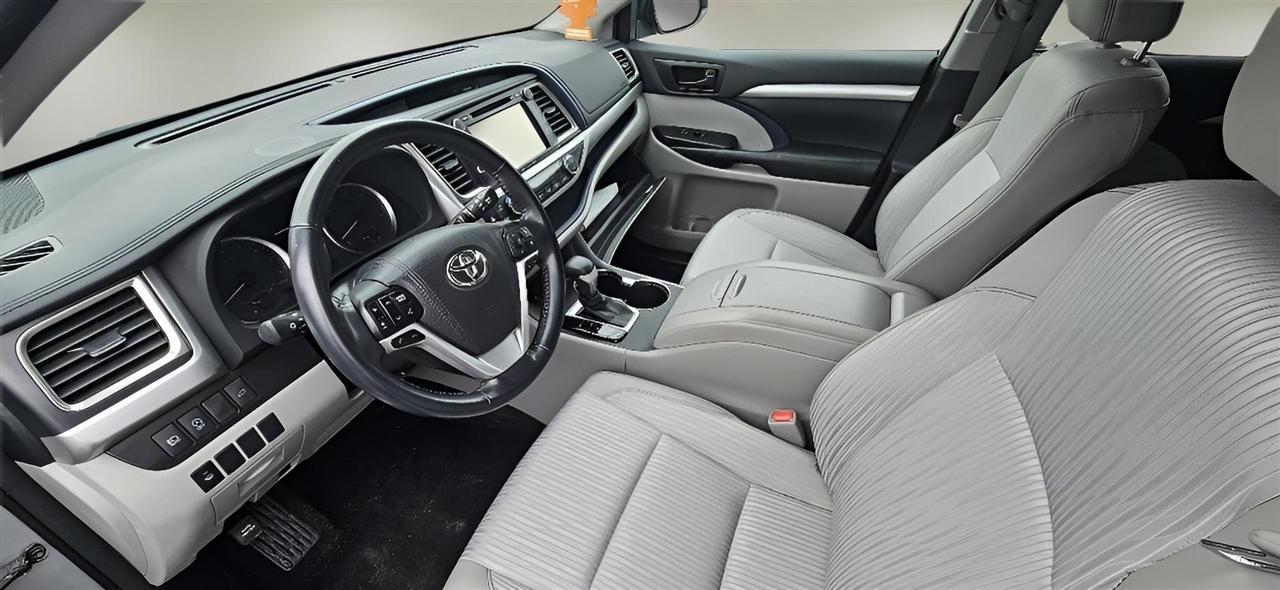 Toyota Highlander LE Plus V6 AWD (Natl) 2018