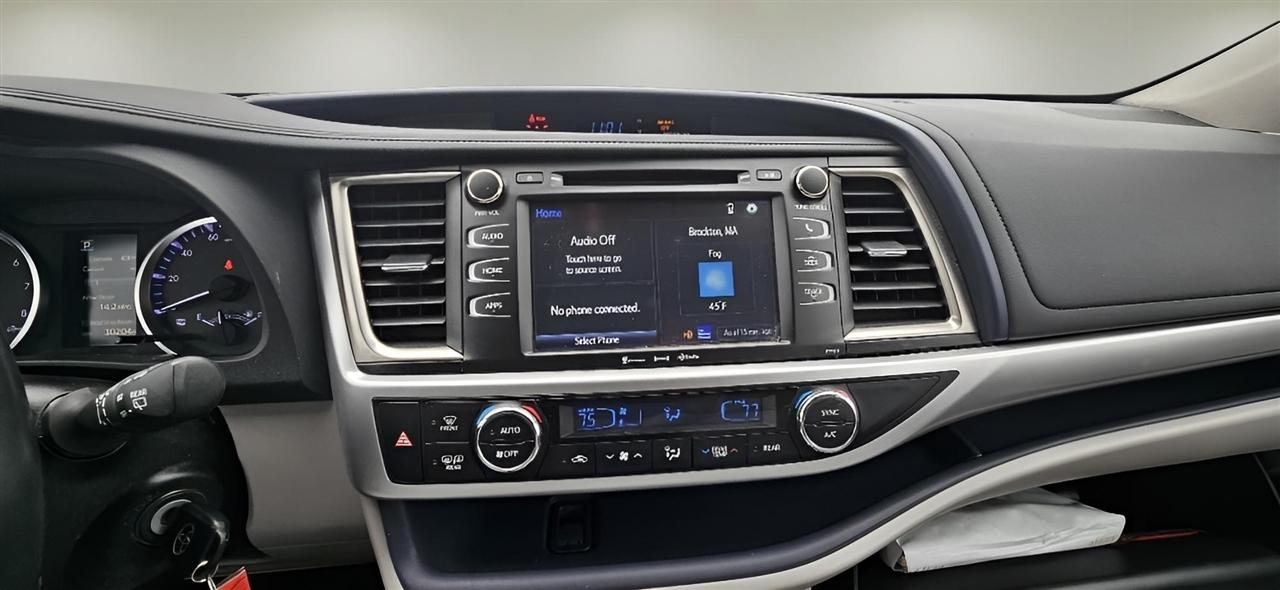 Toyota Highlander LE Plus V6 AWD (Natl) 2018