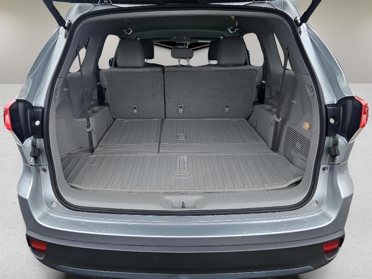 Toyota Highlander LE Plus V6 AWD (Natl) 2018