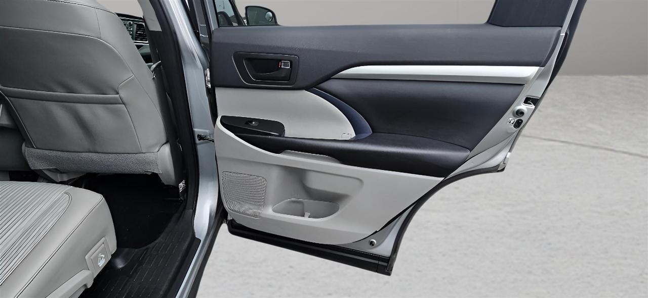 Toyota Highlander LE Plus V6 AWD (Natl) 2018