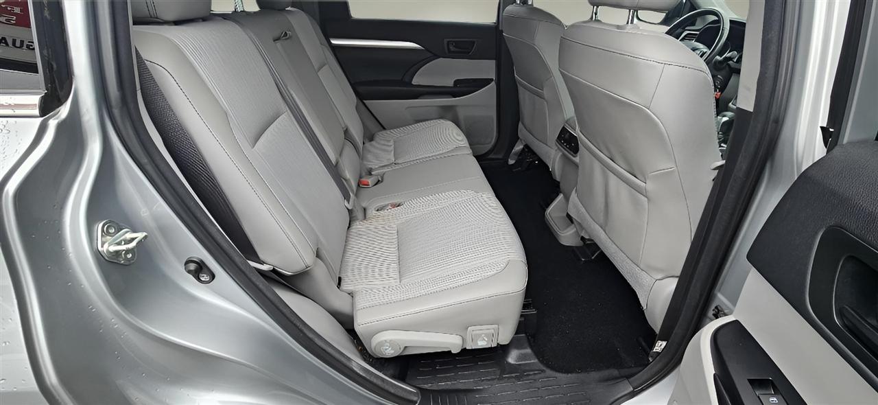 Toyota Highlander LE Plus V6 AWD (Natl) 2018