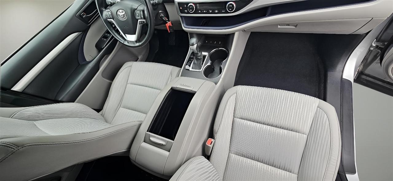 Toyota Highlander LE Plus V6 AWD (Natl) 2018