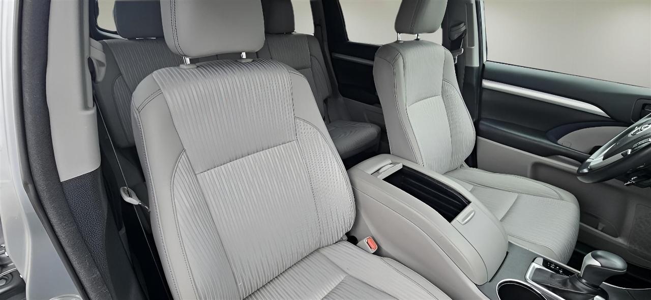 Toyota Highlander LE Plus V6 AWD (Natl) 2018