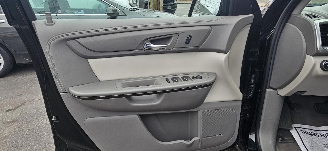 GMC Acadia AWD 4dr SLT w/SLT-1 2016