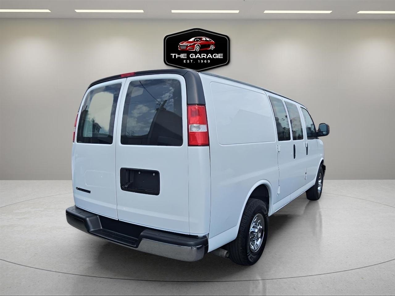 Chevrolet Express Cargo Van  2022