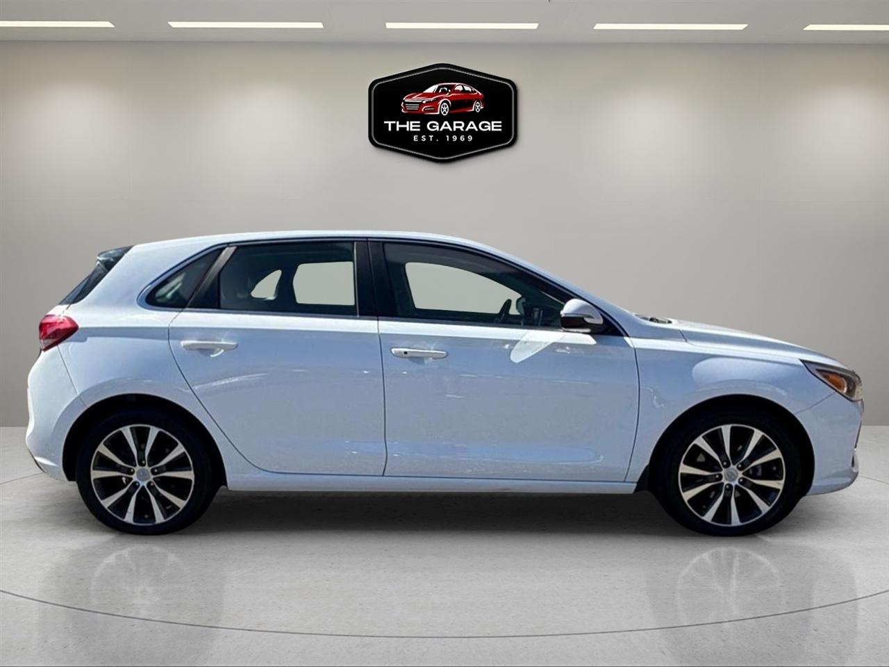 Hyundai Elantra GT Auto 2020