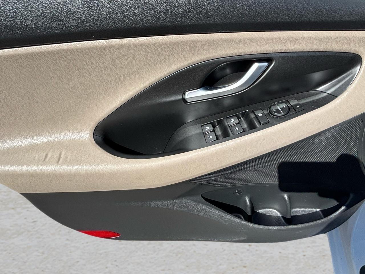 Hyundai Elantra GT Auto 2020