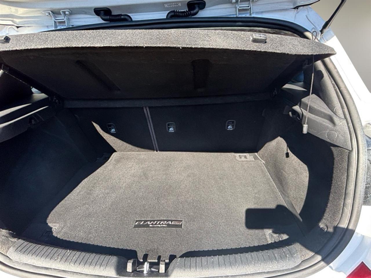 Hyundai Elantra GT Auto 2020