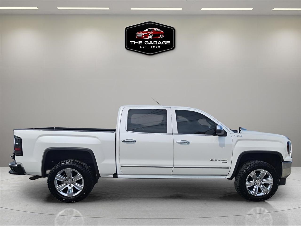 GMC Sierra 1500 4WD Crew Cab 143.5" SLT 2018