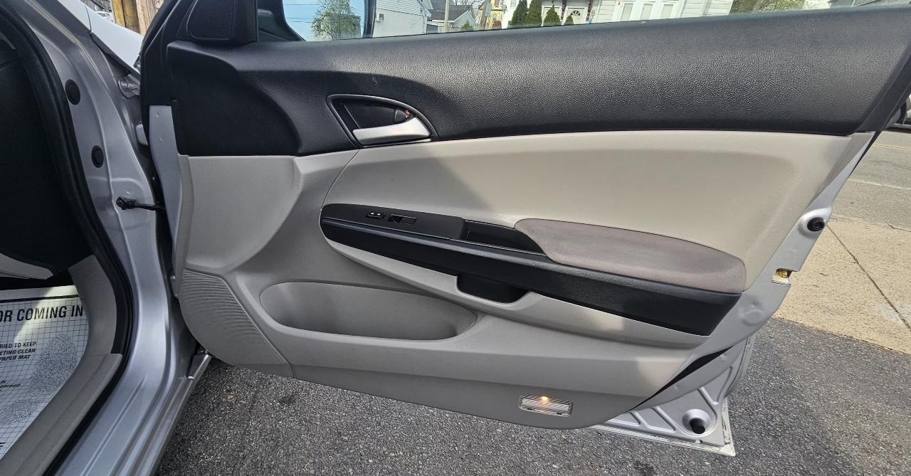 Honda Accord Sdn 4dr I4 Auto LX 2011