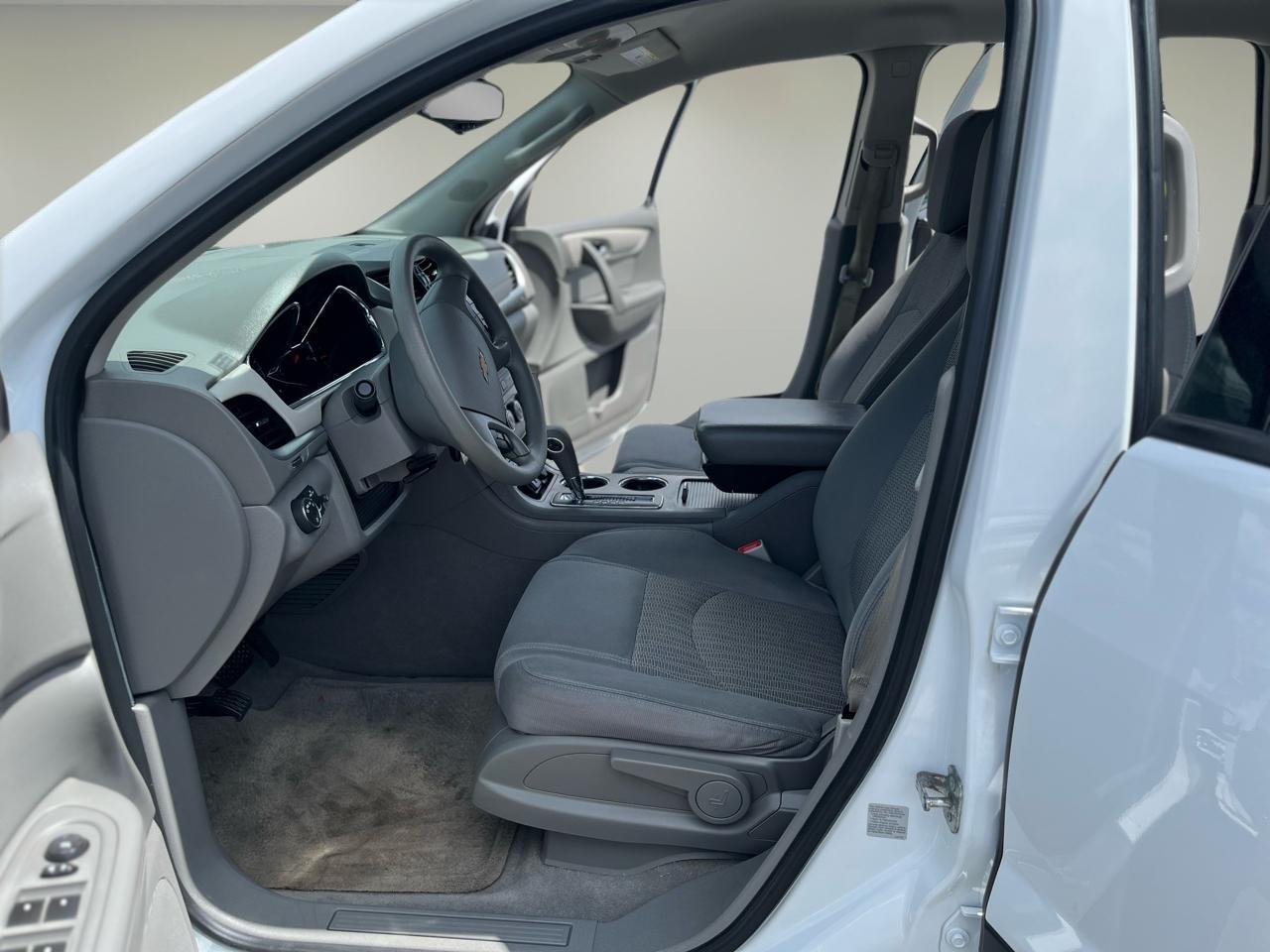 Chevrolet Traverse 4dr LS w/1LS 2016
