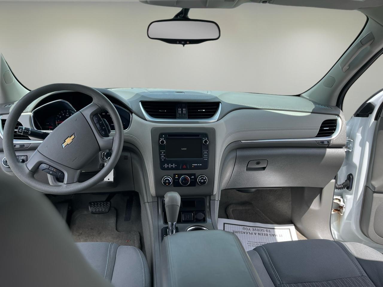 Chevrolet Traverse 4dr LS w/1LS 2016