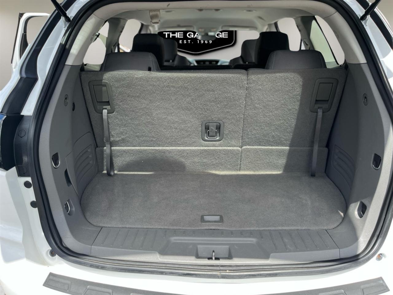 Chevrolet Traverse 4dr LS w/1LS 2016