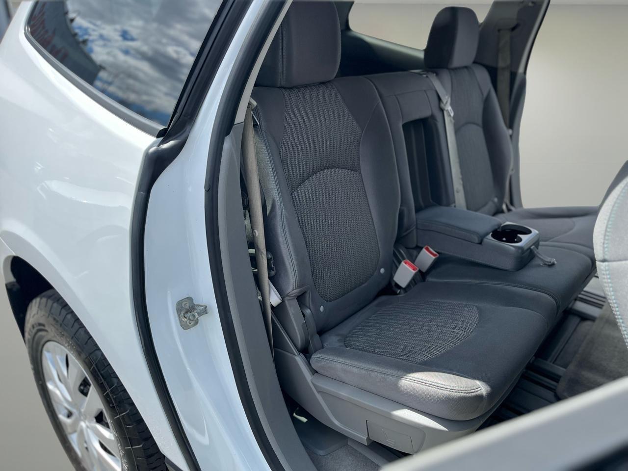 Chevrolet Traverse 4dr LS w/1LS 2016