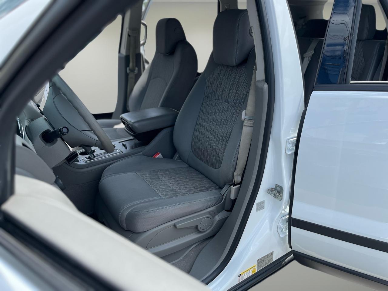 Chevrolet Traverse 4dr LS w/1LS 2016