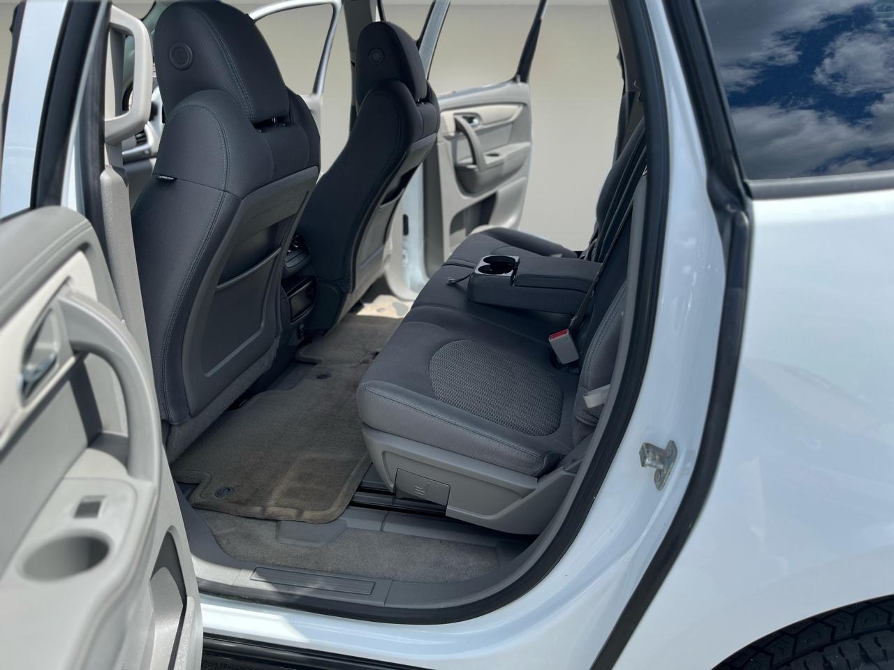 Chevrolet Traverse 4dr LS w/1LS 2016