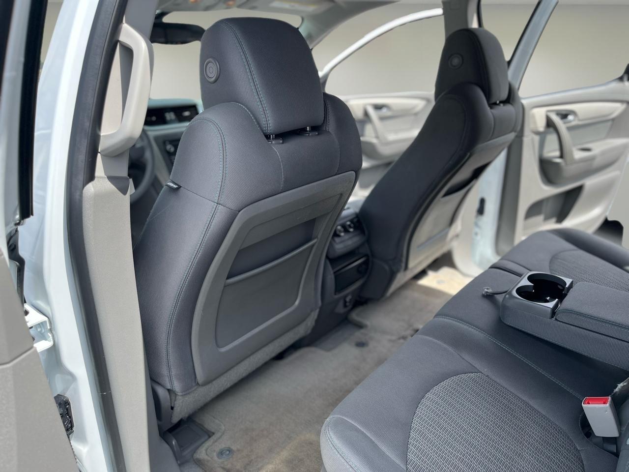 Chevrolet Traverse 4dr LS w/1LS 2016