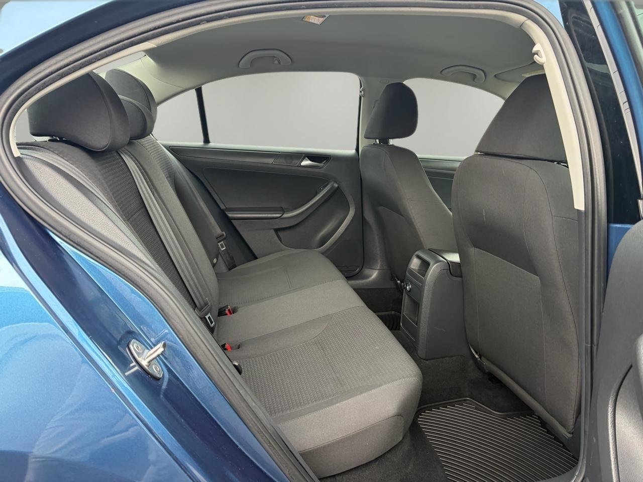 Volkswagen Jetta Sedan 4dr Auto 2.0L S 2015