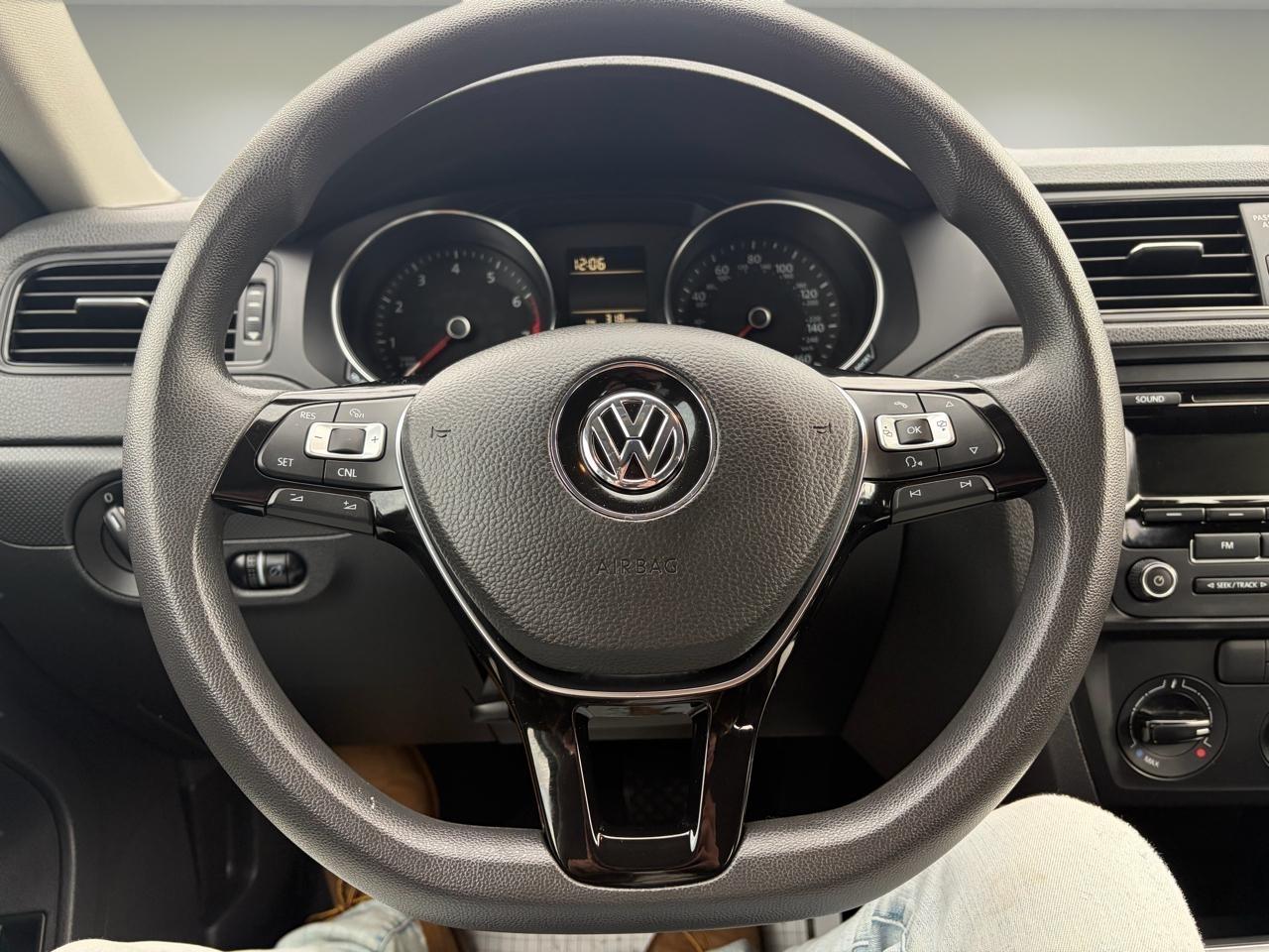 Volkswagen Jetta Sedan 4dr Auto 2.0L S 2015