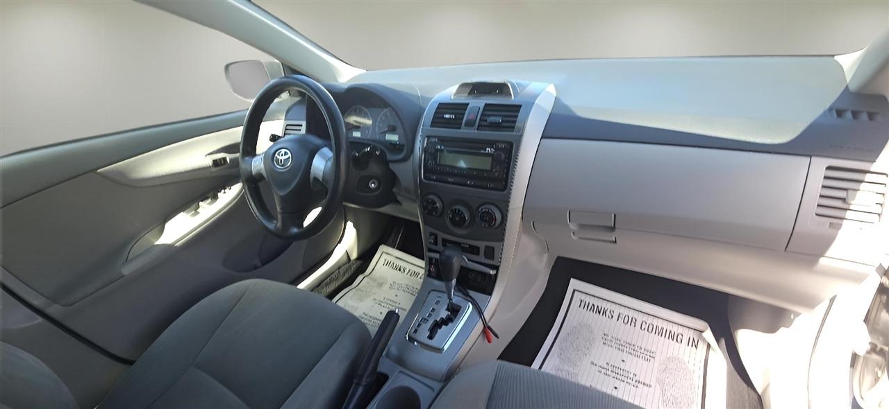 Toyota Corolla 4dr Sdn Auto LE (Natl) 2012