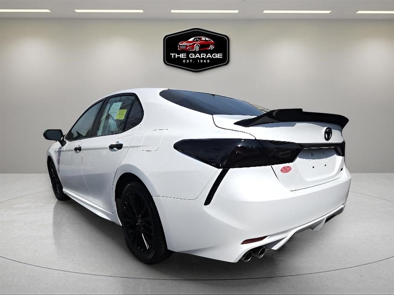 Toyota Camry SE Auto (Natl) 2020