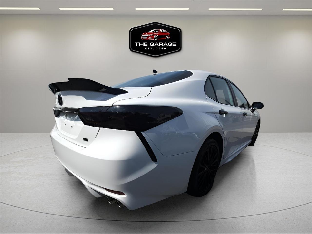 Toyota Camry SE Auto (Natl) 2020