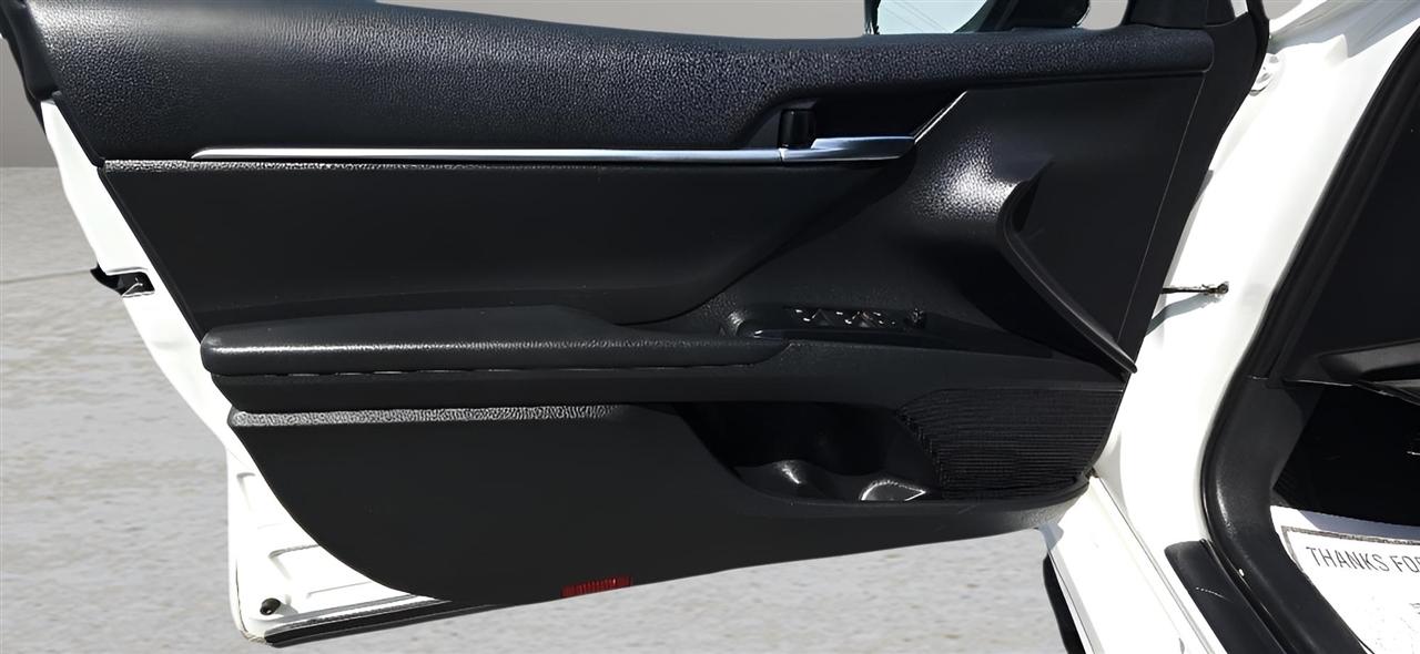 Toyota Camry SE Auto (Natl) 2020