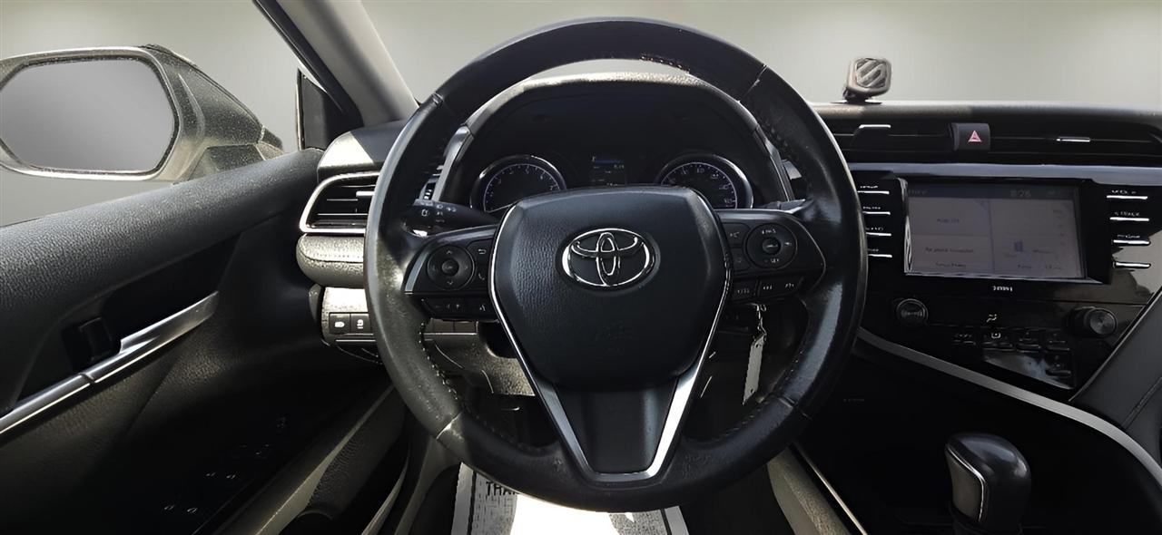 Toyota Camry SE Auto (Natl) 2020