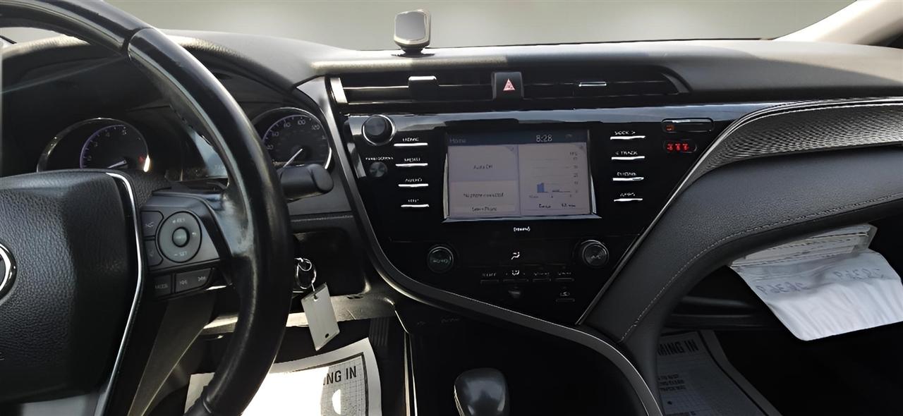 Toyota Camry SE Auto (Natl) 2020
