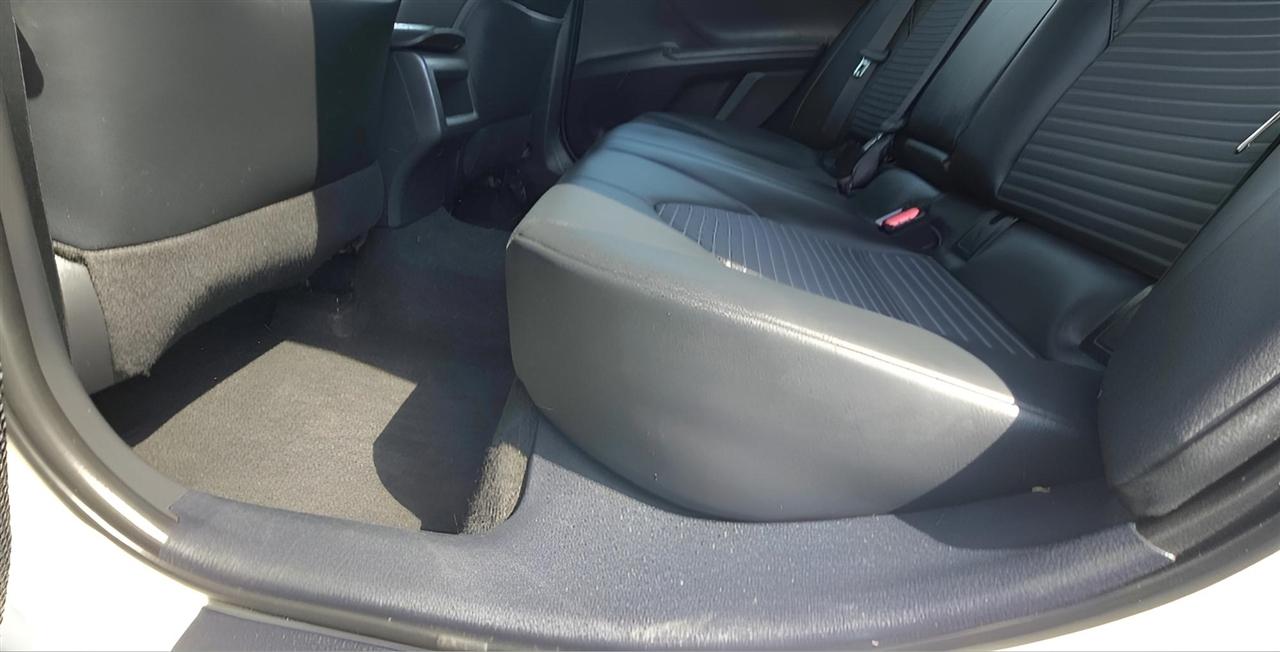 Toyota Camry SE Auto (Natl) 2020