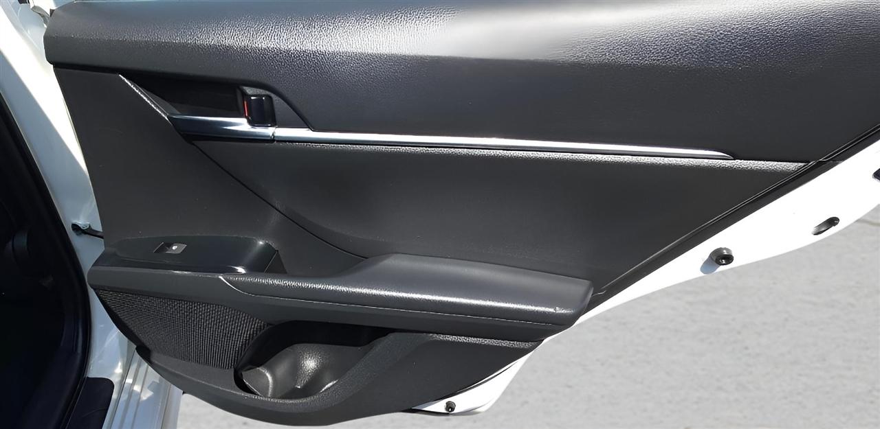 Toyota Camry SE Auto (Natl) 2020