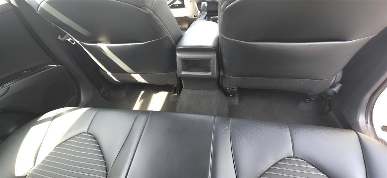 Toyota Camry SE Auto (Natl) 2020