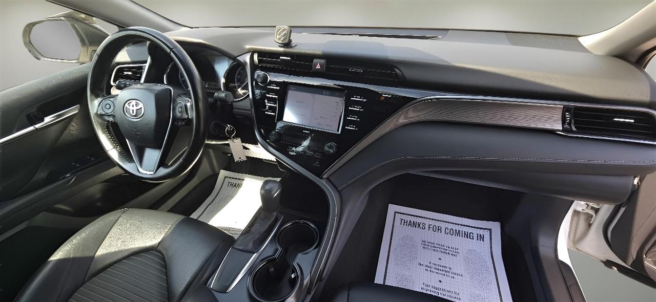 Toyota Camry SE Auto (Natl) 2020