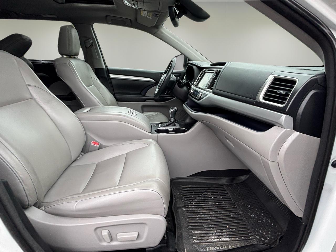 Toyota Highlander XLE V6 AWD (Natl) 2018