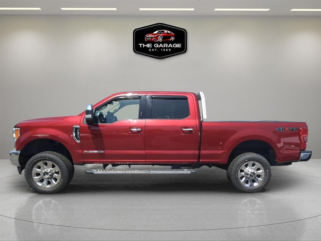 Ford Super Duty F-350 SRW Lariat 4WD Crew Cab 8' Box 2019